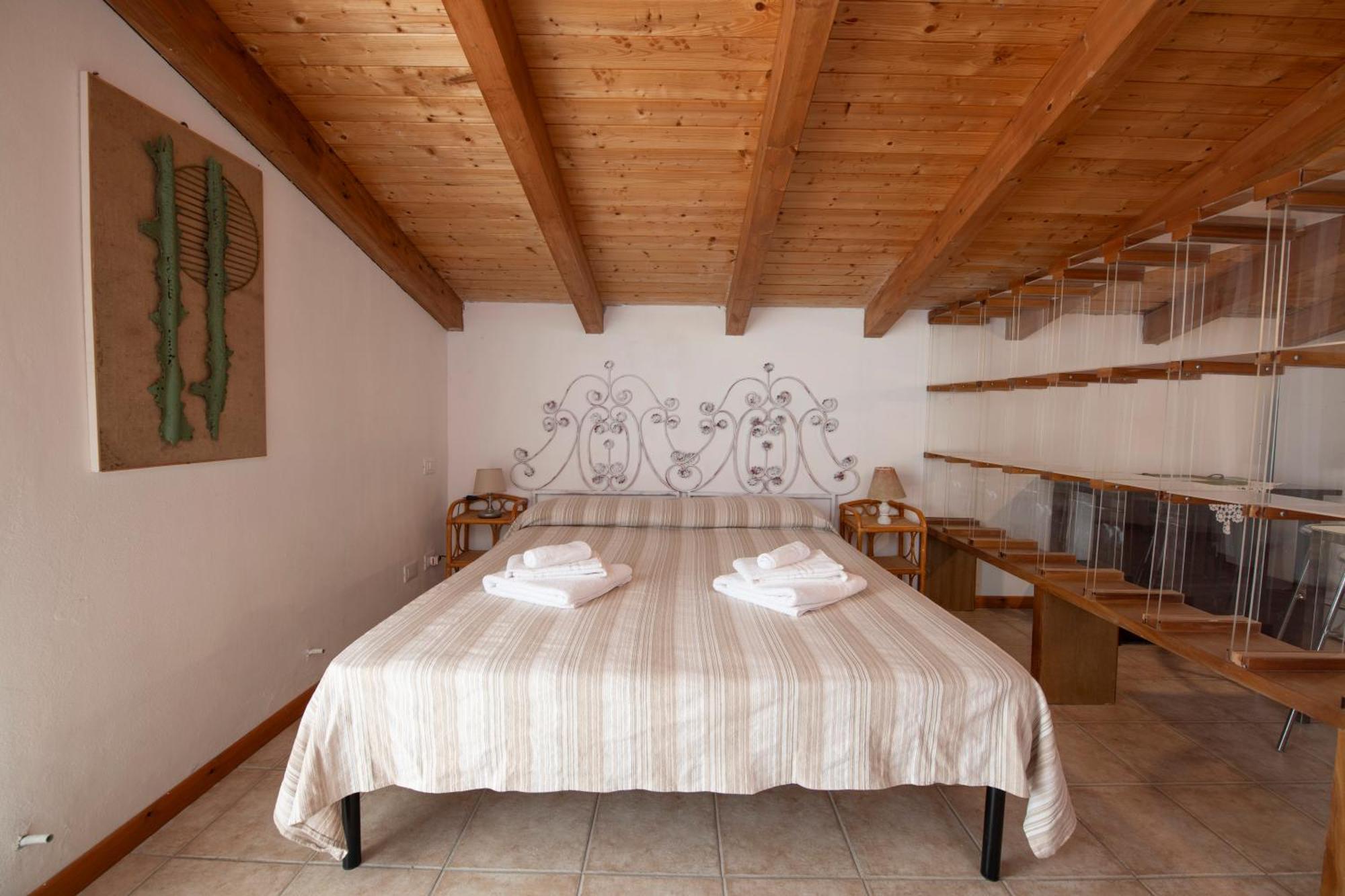 211 - Appartamento Acacia, Terrazza Giardino E Piscina Carro Extérieur photo
