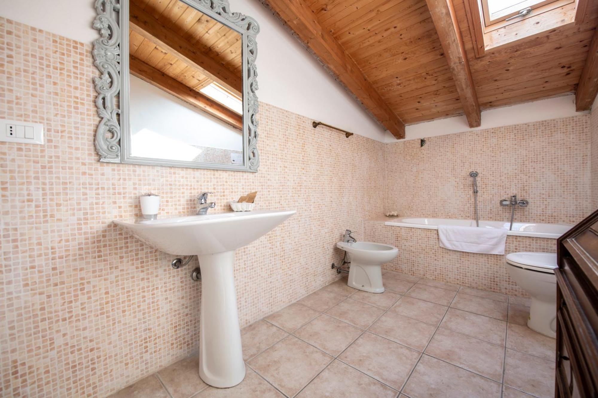 211 - Appartamento Acacia, Terrazza Giardino E Piscina Carro Extérieur photo